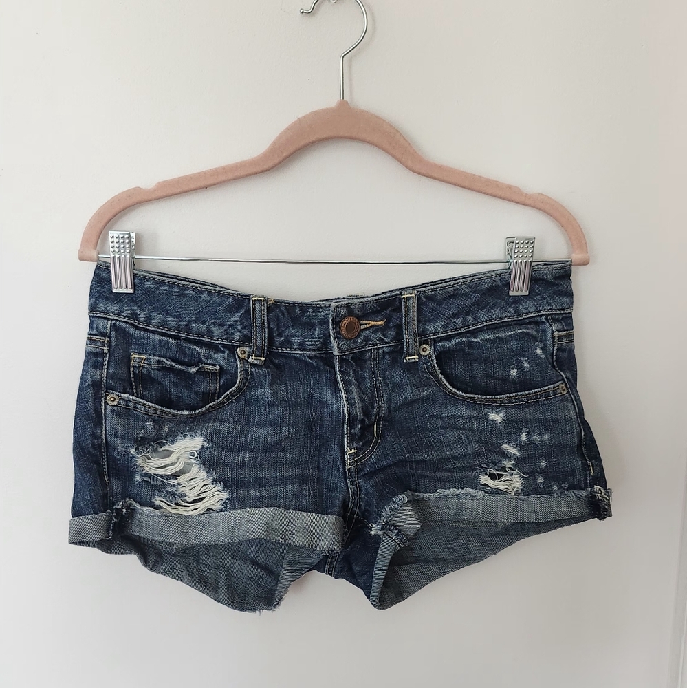 2000s distressed jean shorts